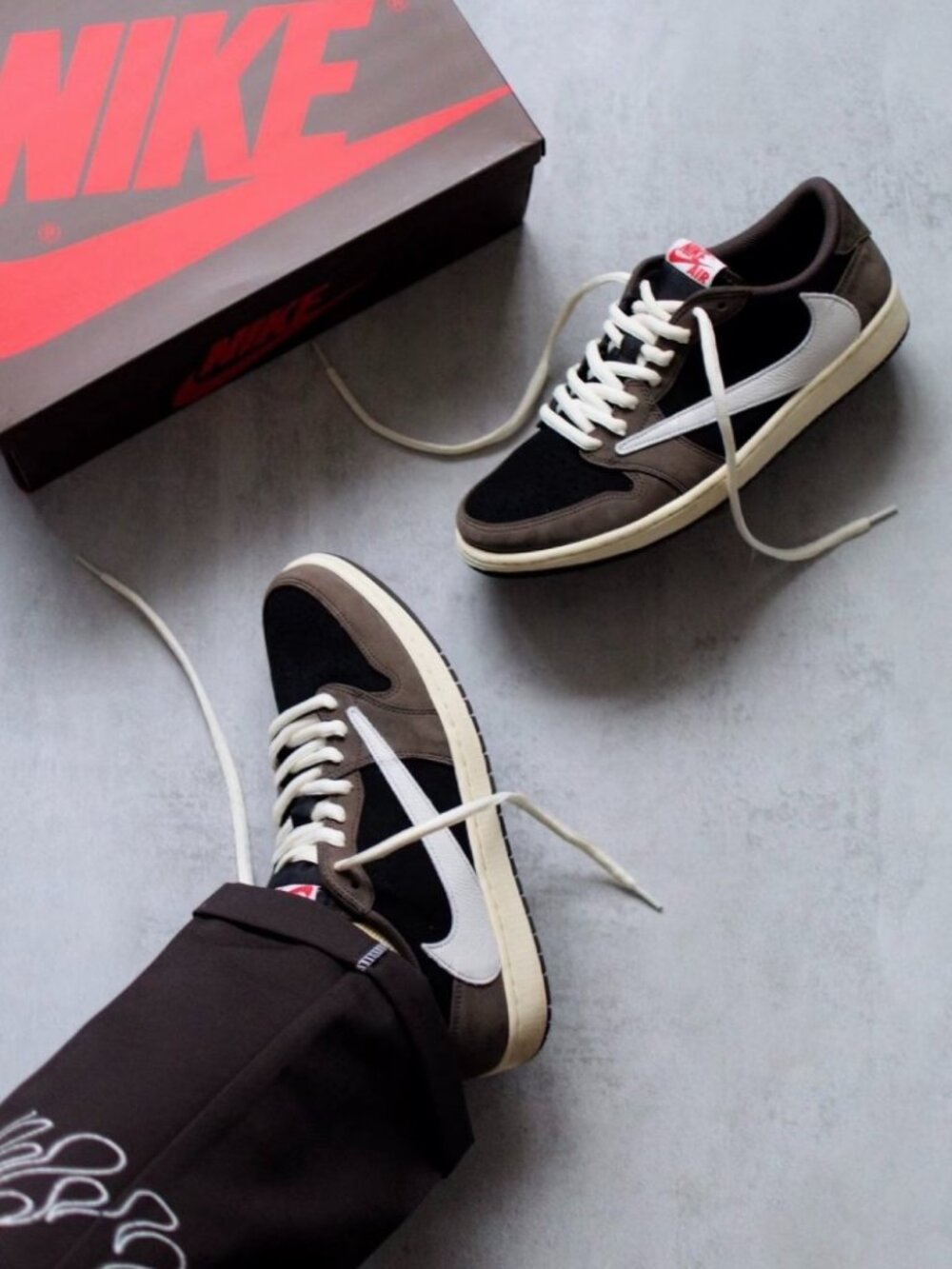 Nike Travis Scott x Jordan Air Jordan 1 Low OG TS SP Men's Dark Brown